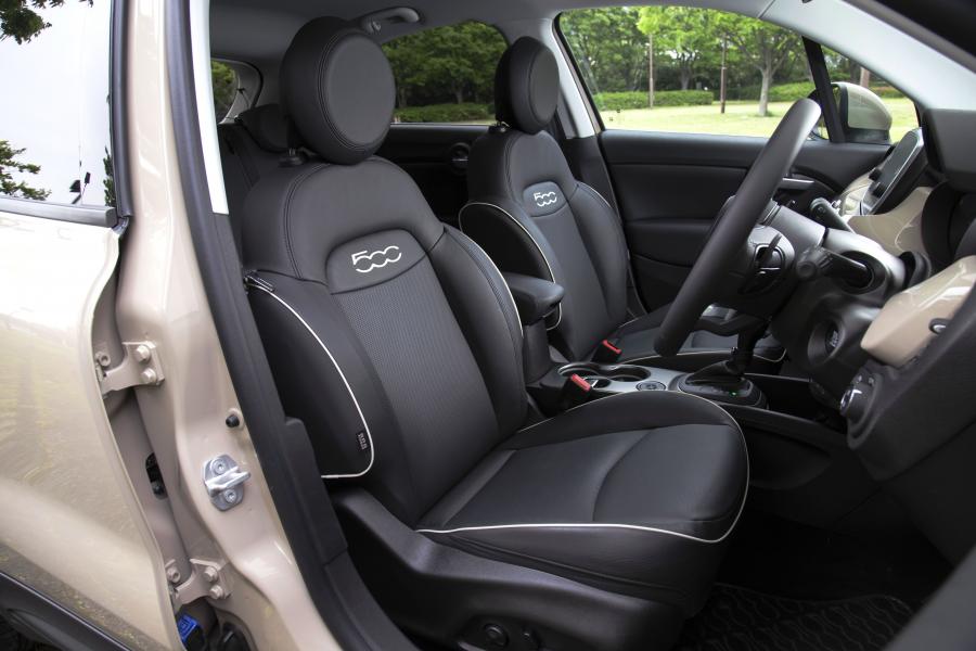 Интерьер Fiat 500X Cross (334) 2019 года  (JP) (фото 14 из 24)